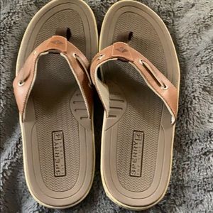 Brown Leather Sperry Flip Flops!
